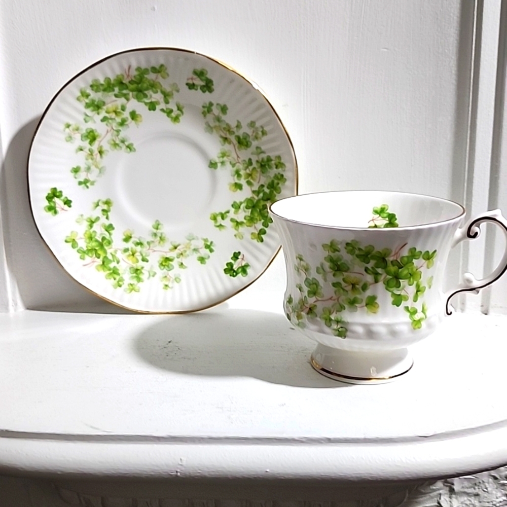 Elizabethan Bone China Floral Teacup Saucer made england
